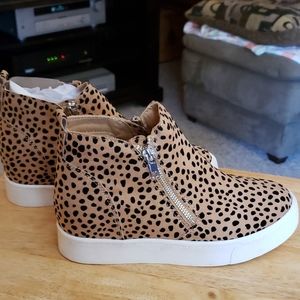 Soda Brand Leopard Print Size 6.5 Ankle Boots